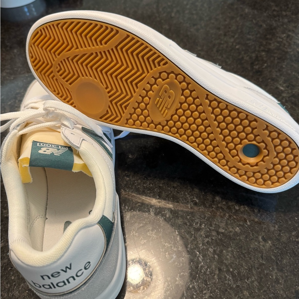 New Balance White and Teal Casual Shoes - Picture 5 of 5